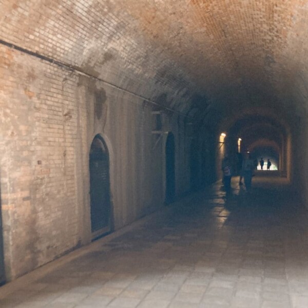 雰囲気のあるトンネル